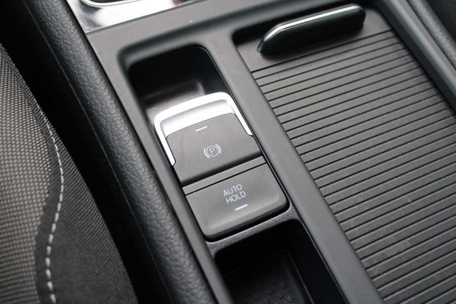 Volkswagen Golf 1.5 TSI Highline Business R | Alcantara Bekleding | Adaptive Cruise Control | Stoelverwarming | Climate Control | Navigatie | Parkeersensoren |