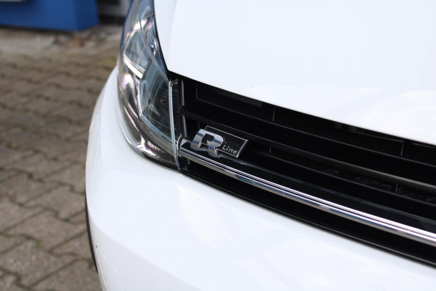 Volkswagen Golf 1.5 TSI Highline Business R | Alcantara Bekleding | Adaptive Cruise Control | Stoelverwarming | Climate Control | Navigatie | Parkeersensoren |