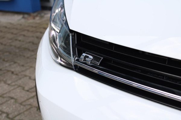 Volkswagen Golf 1.5 TSI Highline Business R | Alcantara Bekleding | Adaptive Cruise Control | Stoelverwarming | Climate Control | Navigatie | Parkeersensoren |