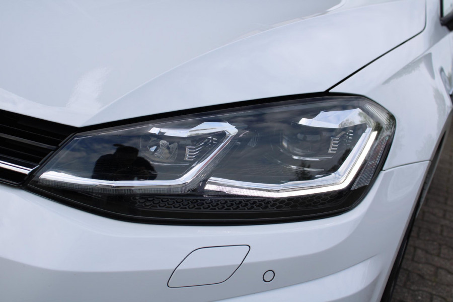 Volkswagen Golf 1.5 TSI Highline Business R | Alcantara Bekleding | Adaptive Cruise Control | Stoelverwarming | Climate Control | Navigatie | Parkeersensoren |
