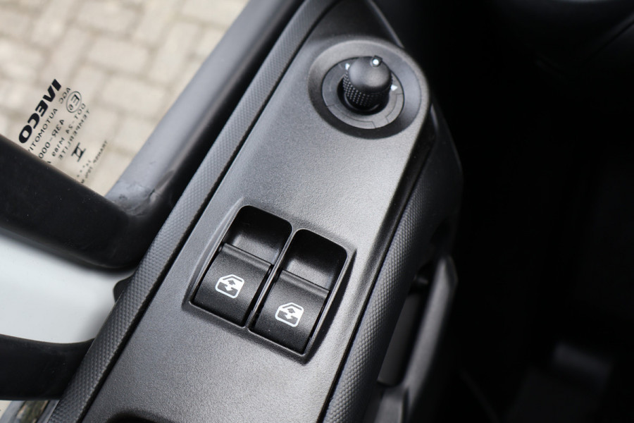 Iveco Daily 35S21 3.0 210pk Hi-Matic Automaat Navigatie Camera