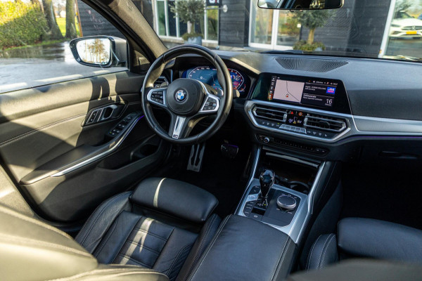 BMW 3-serie M340i xDrive Laserlight I Live Cockpit Professional I Head-Up I Adaptive cruise I Sfeerverlichting