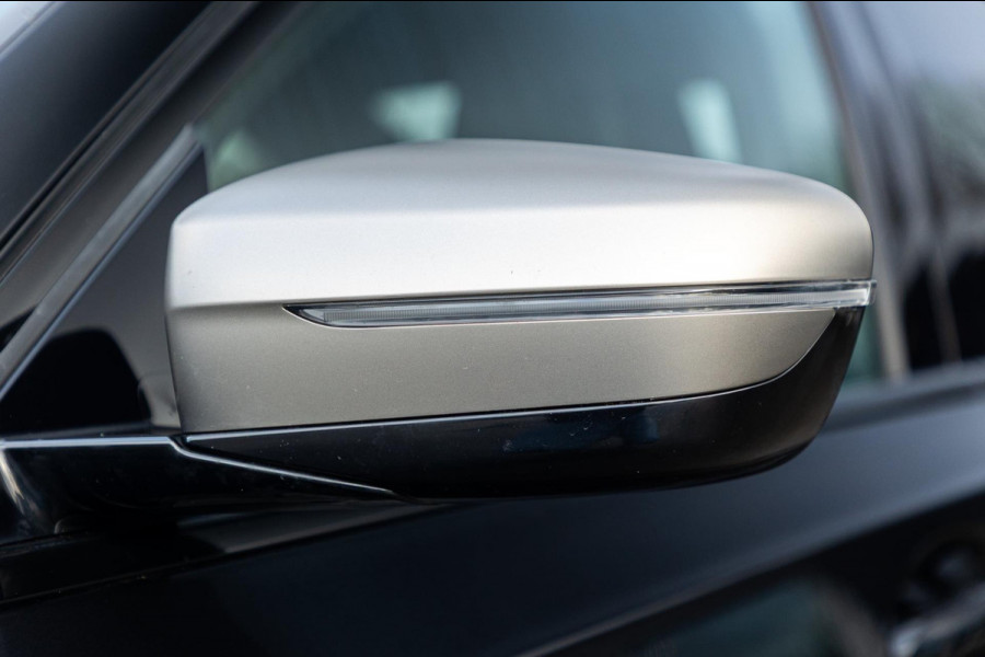 BMW 3-serie M340i xDrive Laserlight I Live Cockpit Professional I Head-Up I Adaptive cruise I Sfeerverlichting