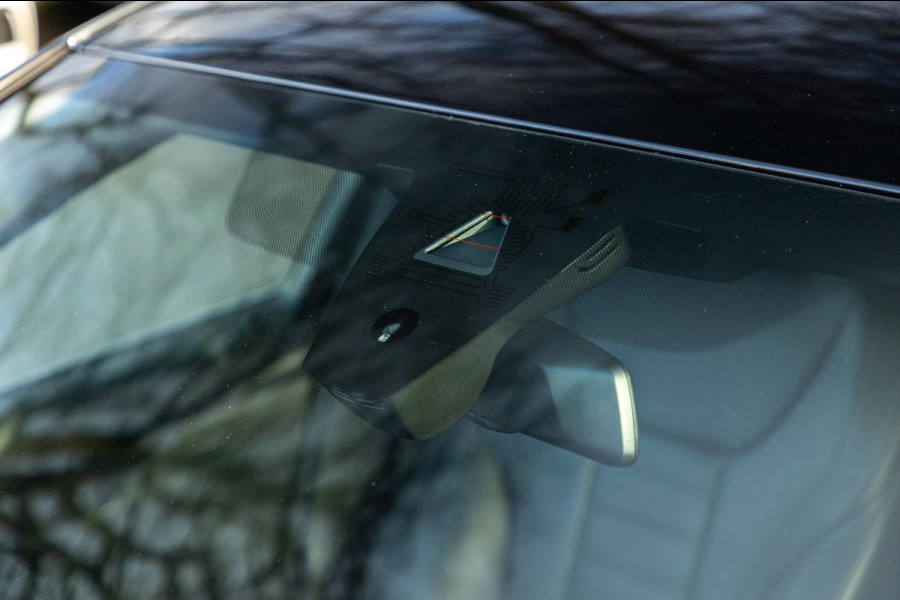 BMW 3-serie M340i xDrive Laserlight I Live Cockpit Professional I Head-Up I Adaptive cruise I Sfeerverlichting