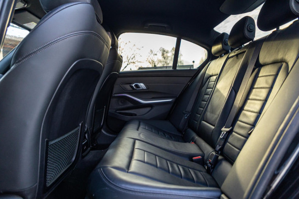 BMW 3-serie M340i xDrive Laserlight I Live Cockpit Professional I Head-Up I Adaptive cruise I Sfeerverlichting