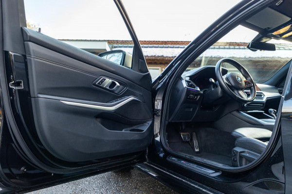 BMW 3-serie M340i xDrive Laserlight I Live Cockpit Professional I Head-Up I Adaptive cruise I Sfeerverlichting