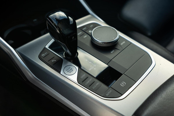 BMW 3-serie M340i xDrive Laserlight I Live Cockpit Professional I Head-Up I Adaptive cruise I Sfeerverlichting