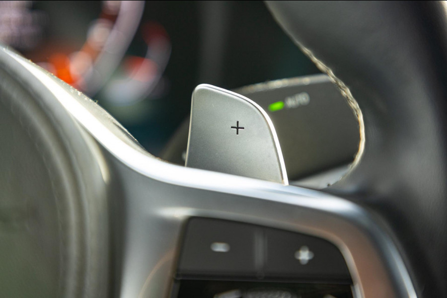 BMW 3-serie M340i xDrive Laserlight I Live Cockpit Professional I Head-Up I Adaptive cruise I Sfeerverlichting