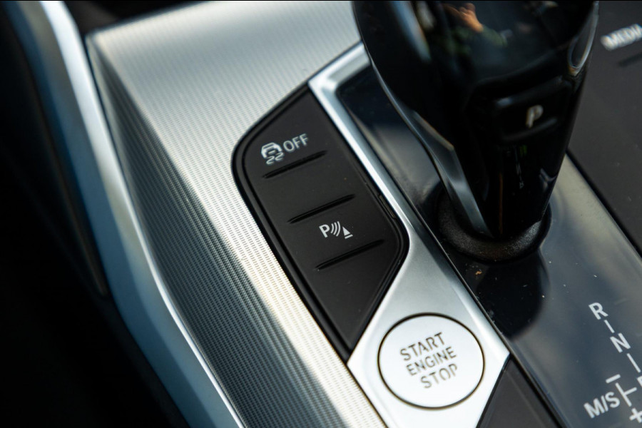 BMW 3-serie M340i xDrive Laserlight I Live Cockpit Professional I Head-Up I Adaptive cruise I Sfeerverlichting