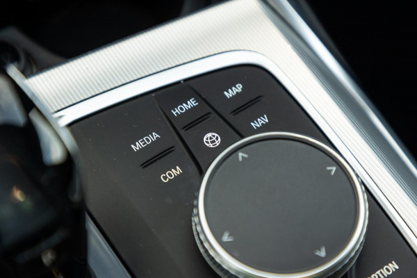 BMW 3-serie M340i xDrive Laserlight I Live Cockpit Professional I Head-Up I Adaptive cruise I Sfeerverlichting