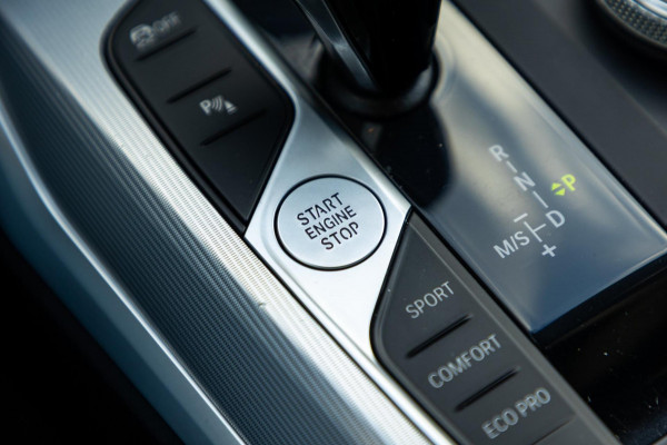 BMW 3-serie M340i xDrive Laserlight I Live Cockpit Professional I Head-Up I Adaptive cruise I Sfeerverlichting