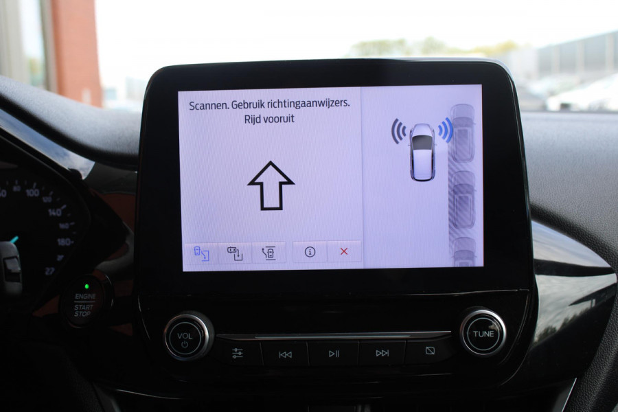 Ford Fiesta 1.0 EcoBoost Titanium | Camera | Winterpack | Navigatie | Licht metalen velgen
