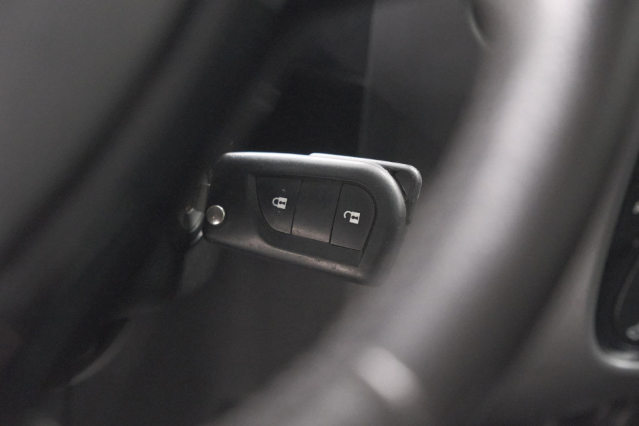 Peugeot 108 1.0 e-VTi Active | Apple Carplay | Airco | Getint Glas | 5 Deurs