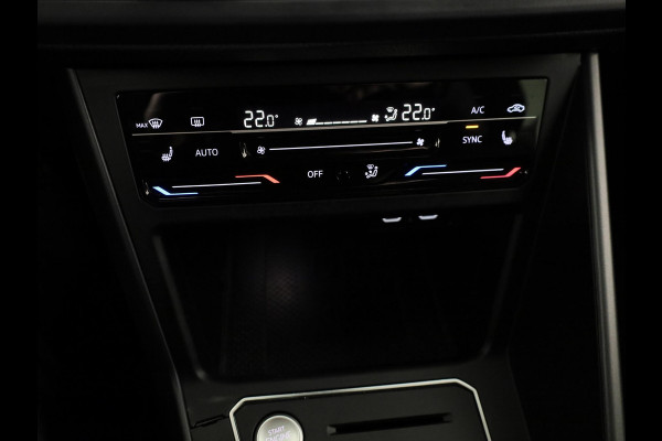 Volkswagen Polo 1.0 TSI R-Line 95 PK DSG Automaat | Panorama/schuif/kantel dak |  17 " lichtmetalen velgen | Digitaal dashboard | Matrix koplampen | Parkeer camera | Adaptieve cruise control | Climate controle | Stoelverwarming |