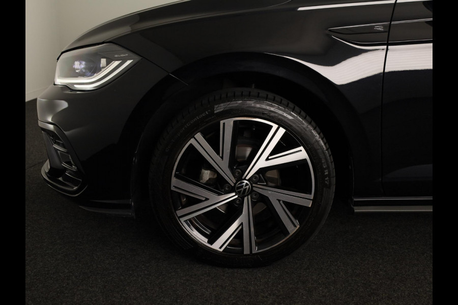 Volkswagen Polo 1.0 TSI R-Line 95 PK DSG Automaat | Panorama/schuif/kantel dak |  17 " lichtmetalen velgen | Digitaal dashboard | Matrix koplampen | Parkeer camera | Adaptieve cruise control | Climate controle | Stoelverwarming |
