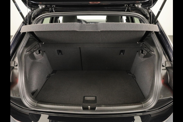 Volkswagen Polo 1.0 TSI R-Line 95 PK DSG Automaat | Panorama/schuif/kantel dak |  17 " lichtmetalen velgen | Digitaal dashboard | Matrix koplampen | Parkeer camera | Adaptieve cruise control | Climate controle | Stoelverwarming |