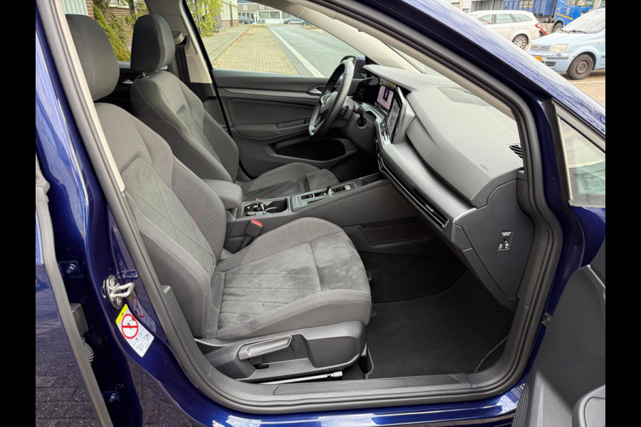Volkswagen Golf 1.5 eTSI Style LED/LMV17/PDC/NAVI/VIRTU/PANO