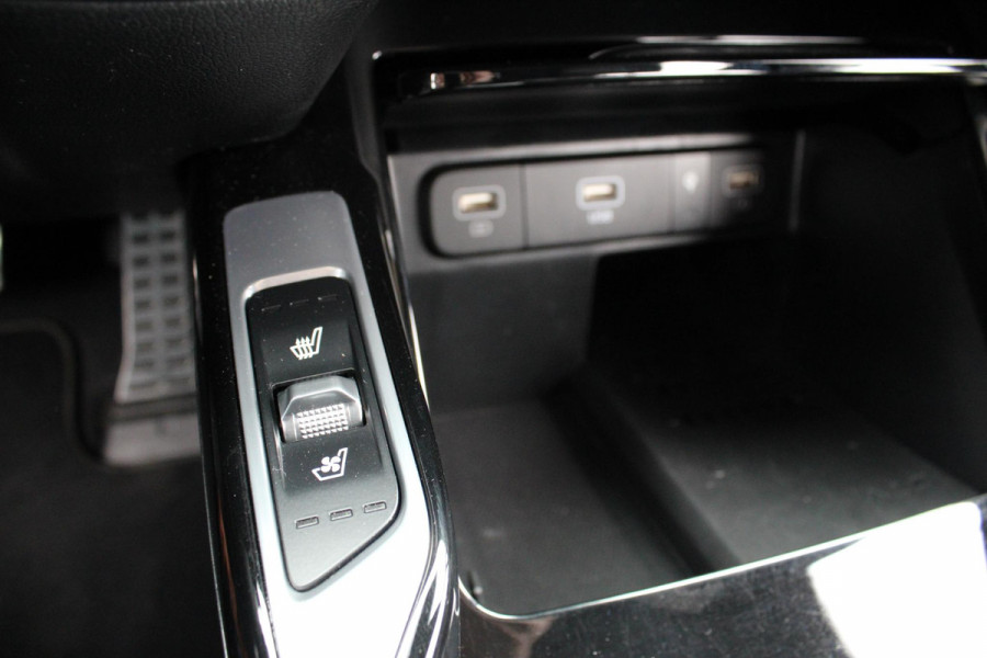 Kia Sorento 1.6 T-GDI Plug-in Hybrid 4WD ExecutiveLine 5p. |  Afneembare trekhaak | Panoramadak | 2 bandensets | Bestuurdersstoel Met Geheugen | BTW verrekenbaar | Dealer onderhouden