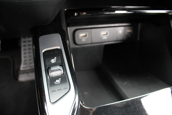Kia Sorento 1.6 T-GDI Plug-in Hybrid 4WD ExecutiveLine 5p. |  Afneembare trekhaak | Panoramadak | 2 bandensets | Bestuurdersstoel Met Geheugen | BTW verrekenbaar | Dealer onderhouden