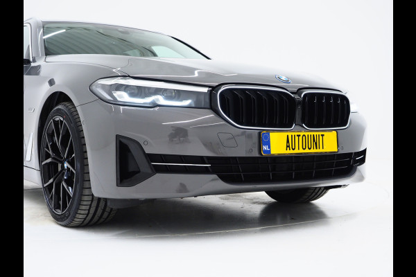 BMW 5 Serie Touring 520e | LED Grille | Keyless | Leder | Sfeerlicht | Camera | Memory | Cruise | Carplay