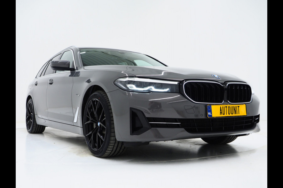 BMW 5 Serie Touring 520e | LED Grille | Keyless | Leder | Sfeerlicht | Camera | Memory | Cruise | Carplay