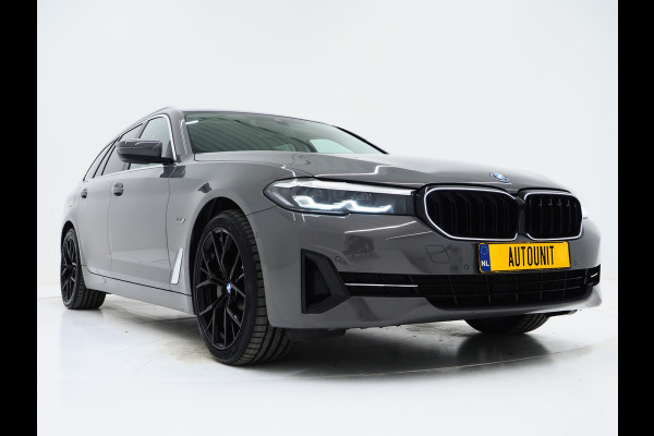 BMW 5 Serie Touring 520e | LED Grille | Keyless | Leder | Sfeerlicht | Camera | Memory | Cruise | Carplay