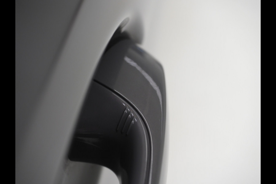 BMW 5 Serie Touring 520e | LED Grille | Keyless | Leder | Sfeerlicht | Camera | Memory | Cruise | Carplay