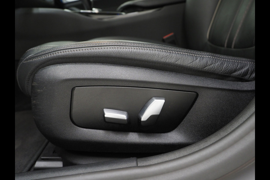 BMW 5 Serie Touring 520e | LED Grille | Keyless | Leder | Sfeerlicht | Camera | Memory | Cruise | Carplay