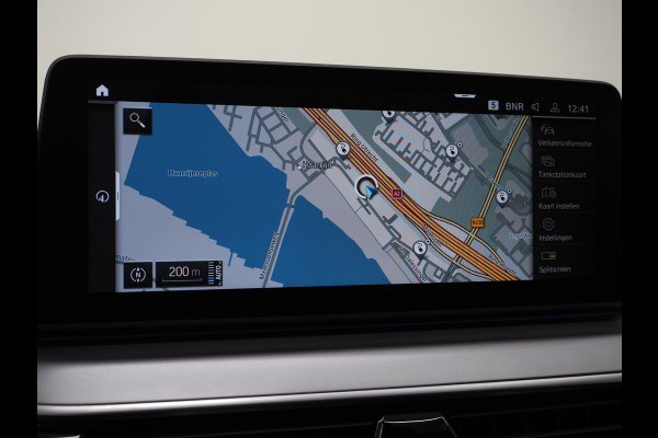 BMW 5 Serie Touring 520e | LED Grille | Keyless | Leder | Sfeerlicht | Camera | Memory | Cruise | Carplay