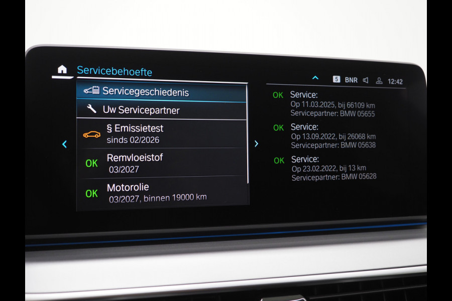 BMW 5 Serie Touring 520e | LED Grille | Keyless | Leder | Sfeerlicht | Camera | Memory | Cruise | Carplay