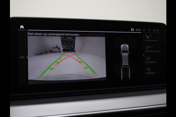BMW 5 Serie Touring 520e | LED Grille | Keyless | Leder | Sfeerlicht | Camera | Memory | Cruise | Carplay