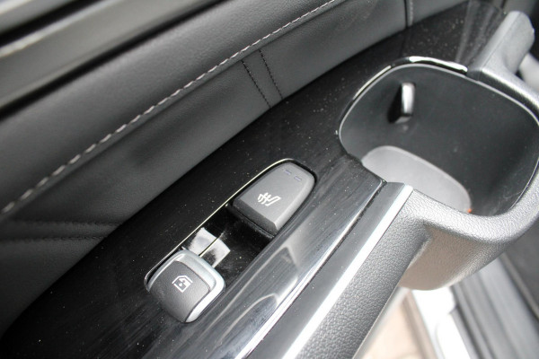 Kia Sorento 1.6 T-GDI Plug-in Hybrid 4WD ExecutiveLine 5p. |  Afneembare trekhaak | Panoramadak | 2 bandensets | Bestuurdersstoel Met Geheugen | BTW verrekenbaar | Dealer onderhouden