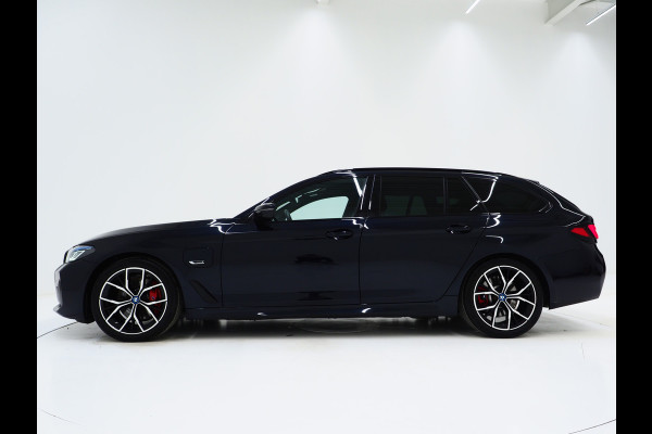 BMW 5 Serie Touring 530e M Sport Shadow Line | Panoramadak | LED Grille | Harman/Kardon | Leder | HUD | 360 | LaserLED | Carplay