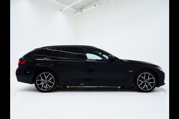 BMW 5 Serie Touring 530e M Sport Shadow Line | Panoramadak | LED Grille | Harman/Kardon | Leder | HUD | 360 | LaserLED | Carplay