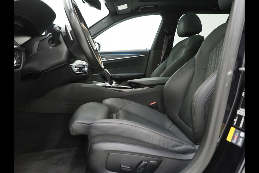 BMW 5 Serie Touring 530e M Sport Shadow Line | Panoramadak | LED Grille | Harman/Kardon | Leder | HUD | 360 | LaserLED | Carplay