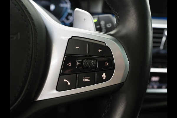 BMW 5 Serie Touring 530e M Sport Shadow Line | Panoramadak | LED Grille | Harman/Kardon | Leder | HUD | 360 | LaserLED | Carplay