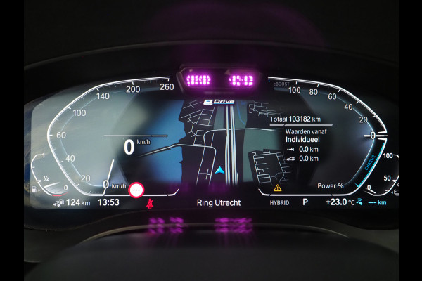 BMW 5 Serie Touring 530e M Sport Shadow Line | Panoramadak | LED Grille | Harman/Kardon | Leder | HUD | 360 | LaserLED | Carplay