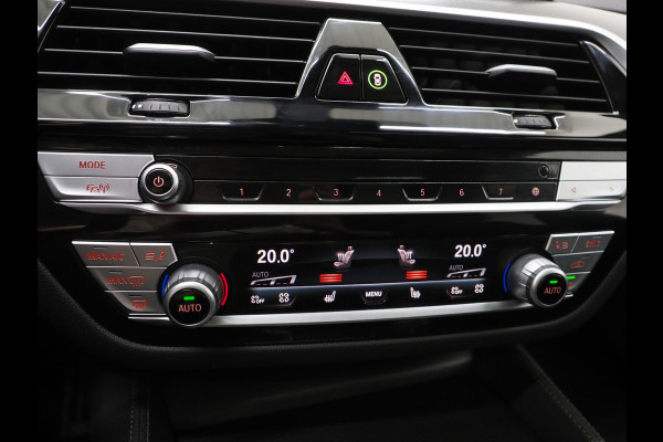 BMW 5 Serie Touring 530e M Sport Shadow Line | Panoramadak | LED Grille | Harman/Kardon | Leder | HUD | 360 | LaserLED | Carplay