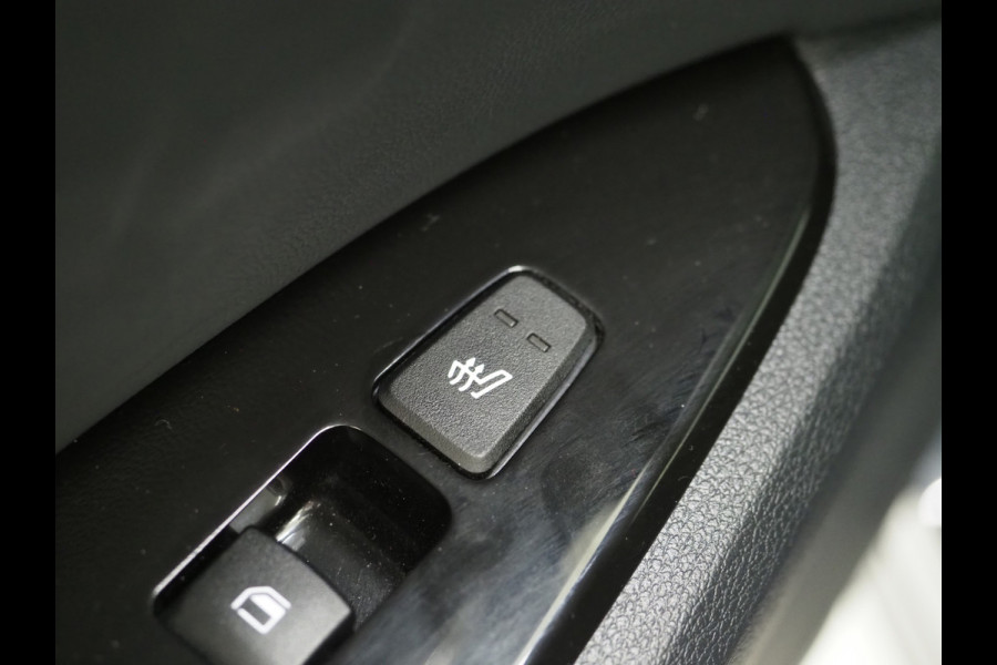 Kia Sportage 1.6 T-GDi Plug-in Hybrid AWD DynamicPlusLine | Panoramadak | Trekhaak | Keyless | Dodehoek | 360 | Adaptive Cruise | Carplay