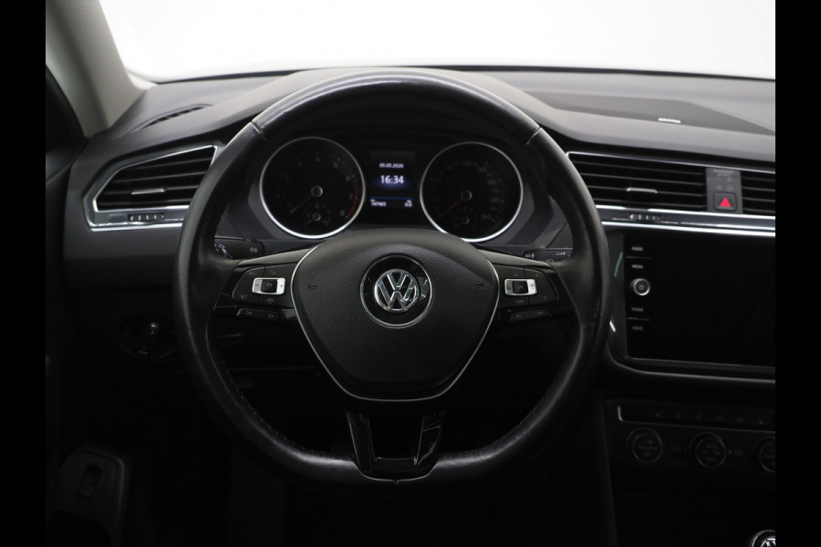 Volkswagen Tiguan Allspace 1.5 TSI 7p. | Panoramadak | Trekhaak | Leder | Dynaudio | 360 | Keyless | Adaptive Cruise | Carplay