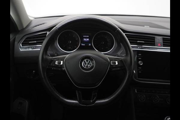 Volkswagen Tiguan Allspace 1.5 TSI 7p. | Panoramadak | Trekhaak | Leder | Dynaudio | 360 | Keyless | Adaptive Cruise | Carplay