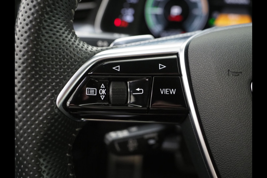 Audi A6 Avant 55 TFSI e quattro Full Black | Trekhaak | Keyless | Adaptive Cruise | Camera | Memory | Stoelverwarming | Carplay