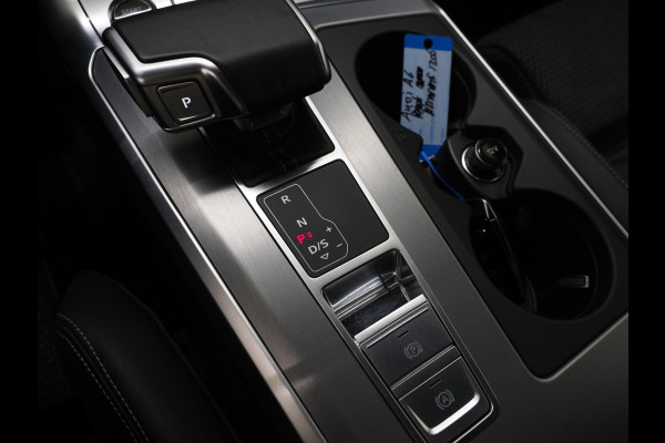 Audi A6 Avant 55 TFSI e quattro Full Black | Trekhaak | Keyless | Adaptive Cruise | Camera | Memory | Stoelverwarming | Carplay