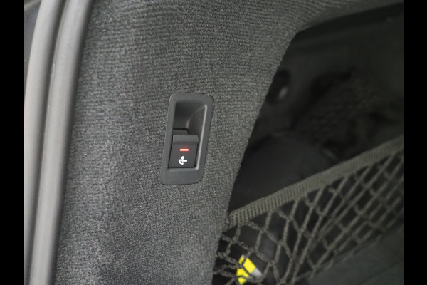 Audi A6 Avant 55 TFSI e quattro Full Black | Trekhaak | Keyless | Adaptive Cruise | Camera | Memory | Stoelverwarming | Carplay