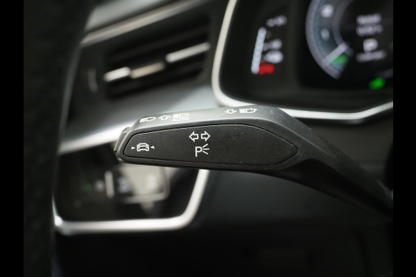Audi A6 Avant 50 TFSI e quattro | Panoramadak | Trekhaak | B&O Audio | Sfeerlicht | Keyless | Adaptive Cruise | Carplay