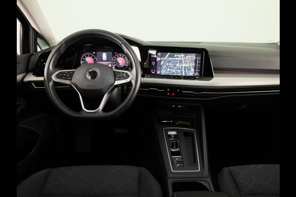 Volkswagen Golf Variant 1.0 eTSI Life | 110 pk Automaat (DSG) | Verlengde garantie | Navigatie | Parkeersensoren | Achteruitrijcamera | LED koplampen |17" All season banden |