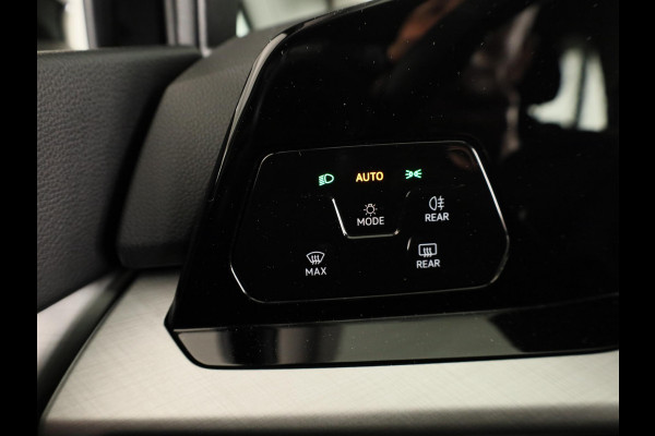 Volkswagen Golf Variant 1.0 eTSI Life | 110 pk Automaat (DSG) | Verlengde garantie | Navigatie | Parkeersensoren | Achteruitrijcamera | LED koplampen |17" All season banden |