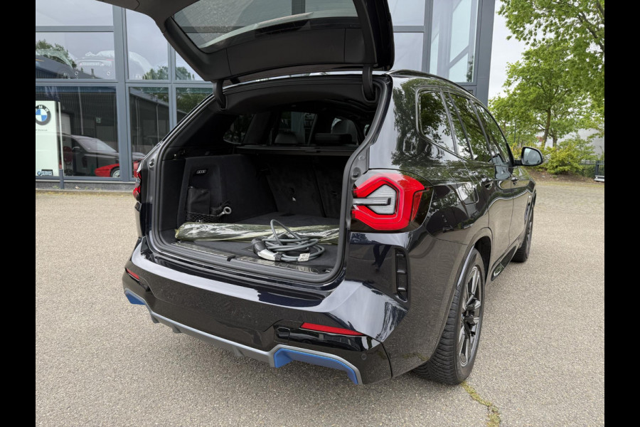 BMW iX3 Executive 80 kWh M-Sport |SOH 99% | ELEKTRISCHE TREKHAAK| ELEKTRISCHE ACHTERKLEP| PANORAMADAK| DRIVING ASSISTENT PROFESSIONAL| DODE HOEK SENSOR| STOELVERWARMING