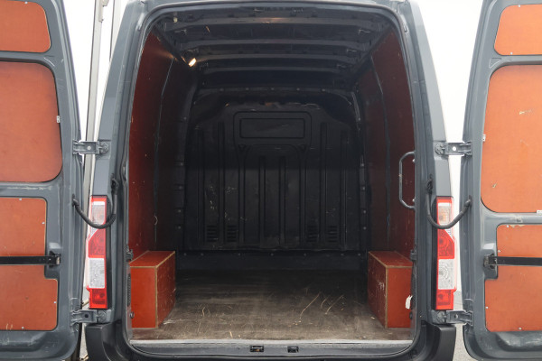 Renault Master T35 2.3 dCi 150 L2H2 Energy Comfort Automaat Glasresteel, 3-Zits, Trekhaak, Camera, Cruise, PDC