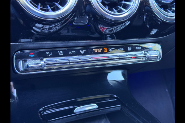 Mercedes-Benz A-Klasse 200 Premium Plus Pano/Sfeer/Camera